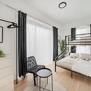  Hostal Chic By Home2