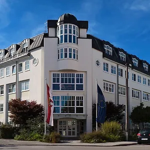 Hostel Mynext - Riverside Salzburg